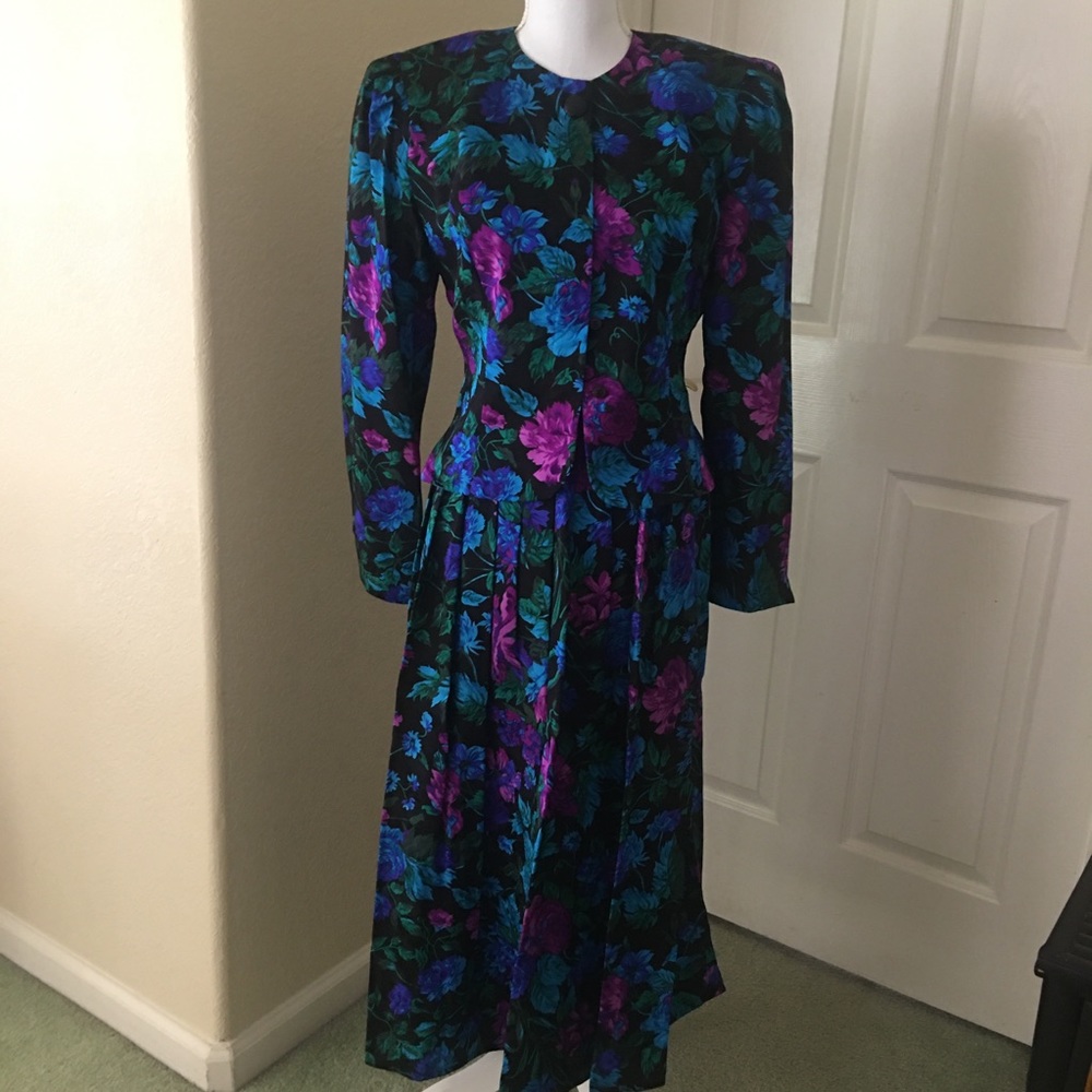 Vintage Maggy London silk blouse and skirt set size 4